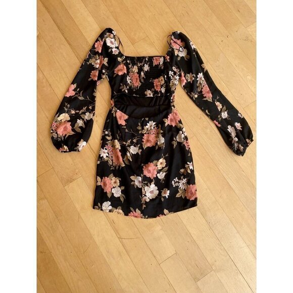 𝅺ALL In Favor Floral Mini Dress Sz XSmall Back Cut Out Long Sleeve - Picture 6 of 8